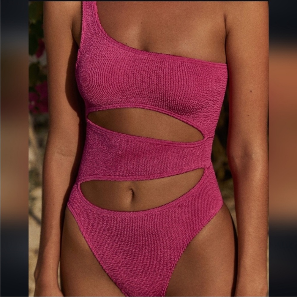 NWT Bond Eye Swim Rico asymmetric one shoulder
Cutout Swimsuit one Piece